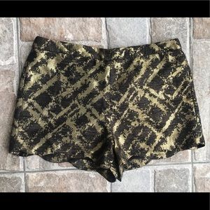 Forever 21 Black and Gold Dress Shorts Size L